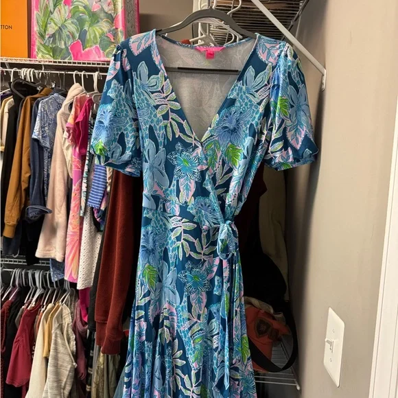Lilly Pulitzer wrap dress - Picture 3 of 8